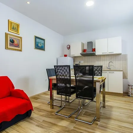 Apartment Franicevic Sućuraj